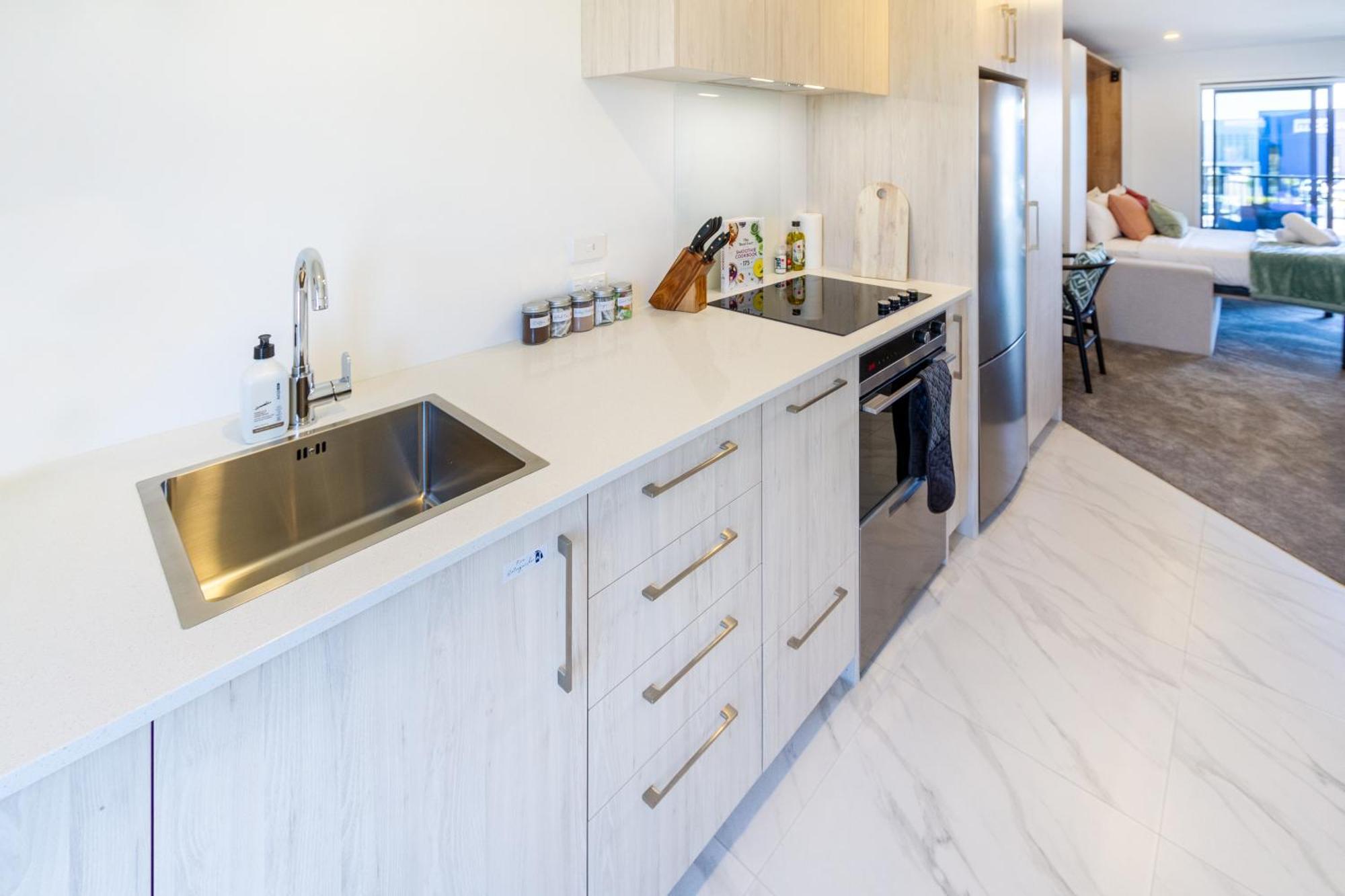 City Living: Upper Studio Haven On Wilmer 크라이스트처치 외부 사진