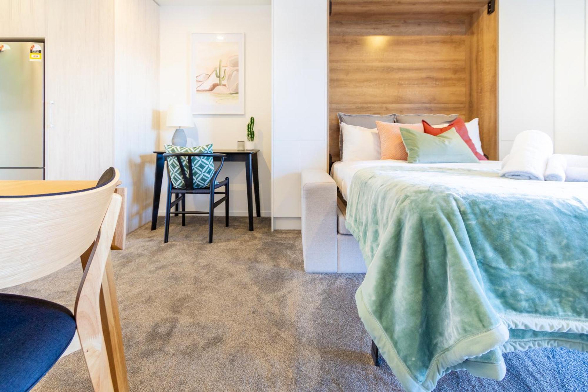 City Living: Upper Studio Haven On Wilmer 크라이스트처치 외부 사진