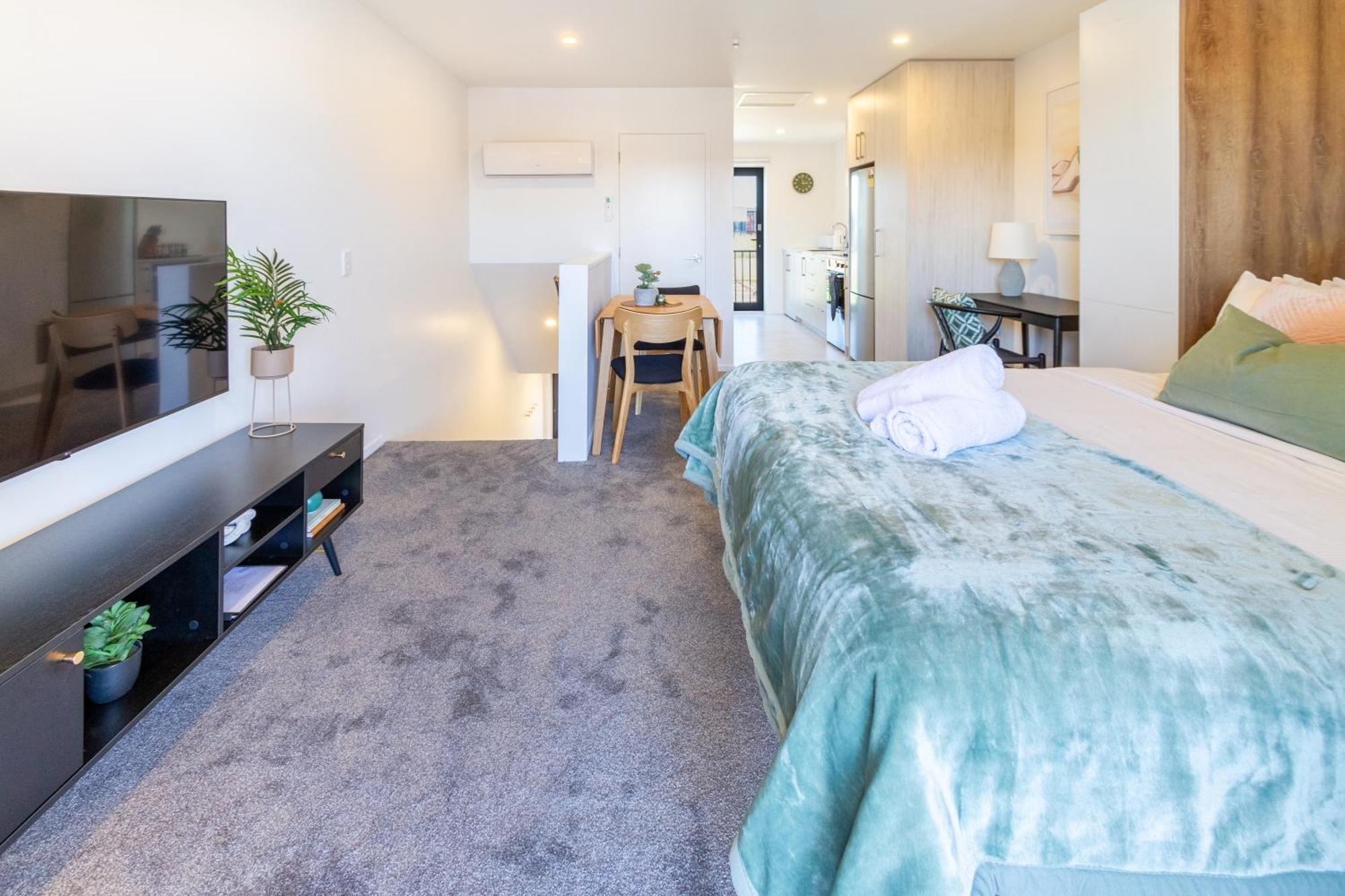 City Living: Upper Studio Haven On Wilmer 크라이스트처치 외부 사진